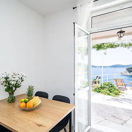 Nina & Paula - Nina *