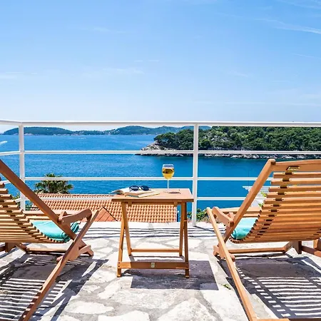 Nina & Paula - Nina شقة