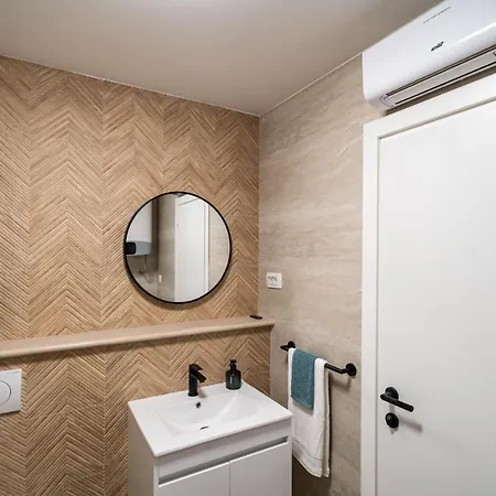 Nina & Paula - Nina Štikovica