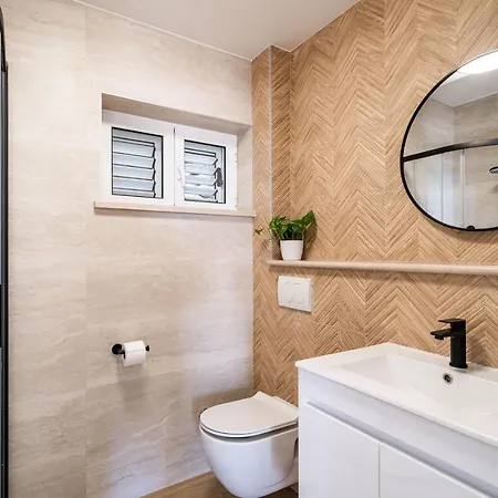 Nina & Paula - Nina Štikovica