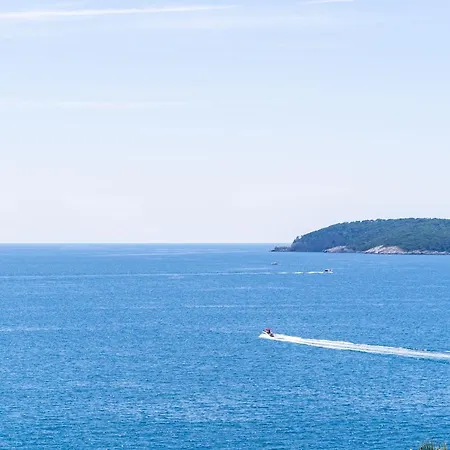 Nina & Paula - Nina *