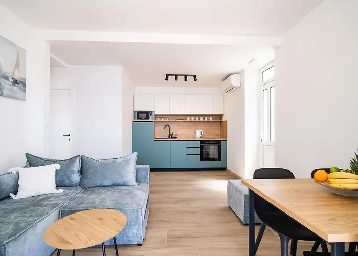 Nina & Paula - Nina *